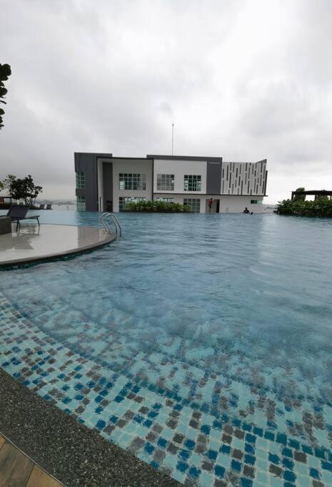 A1403 Jb City Sks Habitat Larkin 2Br 6Pax 100Mbps Netflix!! By Stay Johor Bahru Eksteriør bilde