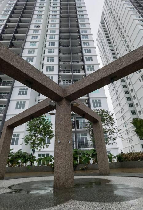 A1403 Jb City Sks Habitat Larkin 2Br 6Pax 100Mbps Netflix!! By Stay Johor Bahru Eksteriør bilde