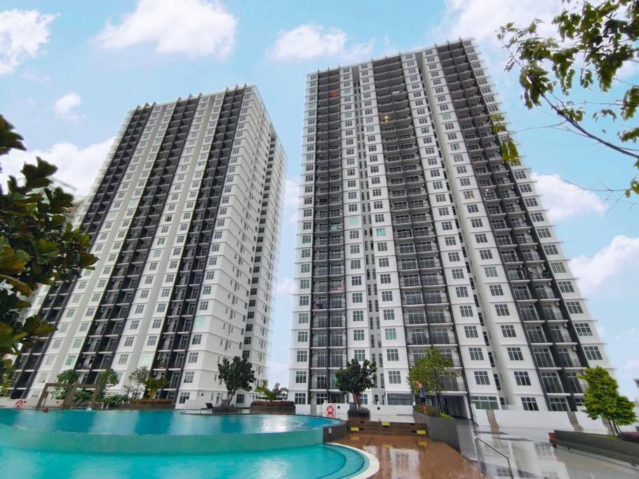 A1403 Jb City Sks Habitat Larkin 2Br 6Pax 100Mbps Netflix!! By Stay Johor Bahru Eksteriør bilde